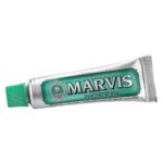 MARVIS- معجون أسنان مارفيس كلاسيك بنكهة النعناع القوي، حجم مناسب للسفر، 10 مل.