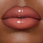 ⁦CHARLOTTE TILBURY- شارلوت تيلبوري - أسرار الشفاه والخدود الأيقونية - حديث الوسادة⁩ - الصورة ⁦4⁩