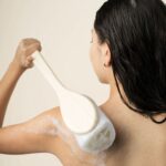 ⁦ECOTOOLS-فرشاة حمام الليفة⁩ - الصورة ⁦3⁩