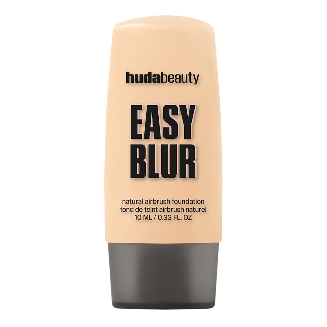 img_4412 HUDA BEAUTY- CHAI 210B هدى بيوتي إيزي بلور فاونديشن ميني 10 مل - الصورة 1