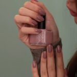 ⁦NB- FEM 14mL طلاء أظافر نورا بو عوض⁩ - الصورة ⁦3⁩