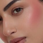 ⁦MOONGLAZE- MARCH 7g أحمر خدود مون جليز ستيك، درجة اللون مارس⁩ - الصورة ⁦2⁩