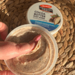 ⁦PALMERS- 200g بالمرز بتركيبة زبدة الكاكاو
مقشر للجسم بزبدة الكاكاو⁩ - الصورة ⁦2⁩