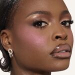 ⁦HUDA BEAUTY- BABY PINK 7.5g باليت أحمر الخدود والهايلايتر من هدى بيوتي، بتأثير فلتر التمويه⁩ - الصورة ⁦4⁩